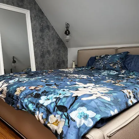 Apartment Victory Warna